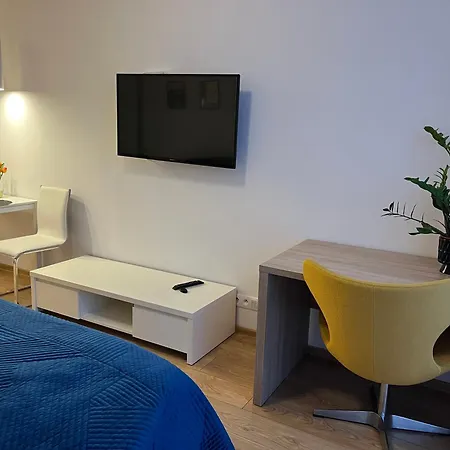 Aleje Jerozolimskie 216 By Perfect Warsaw