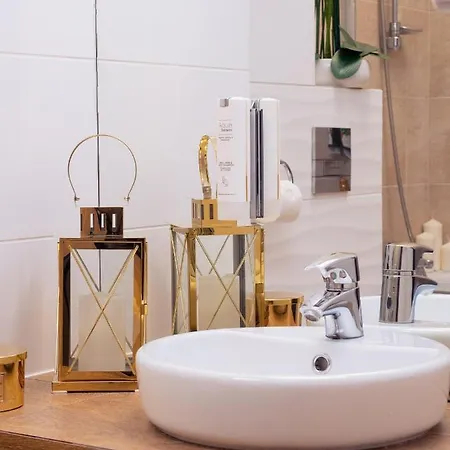 Aleje Jerozolimskie 216 By Perfect *