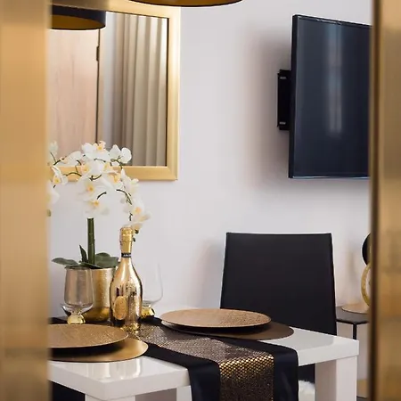 Aleje Jerozolimskie 216 By Perfect ורשה